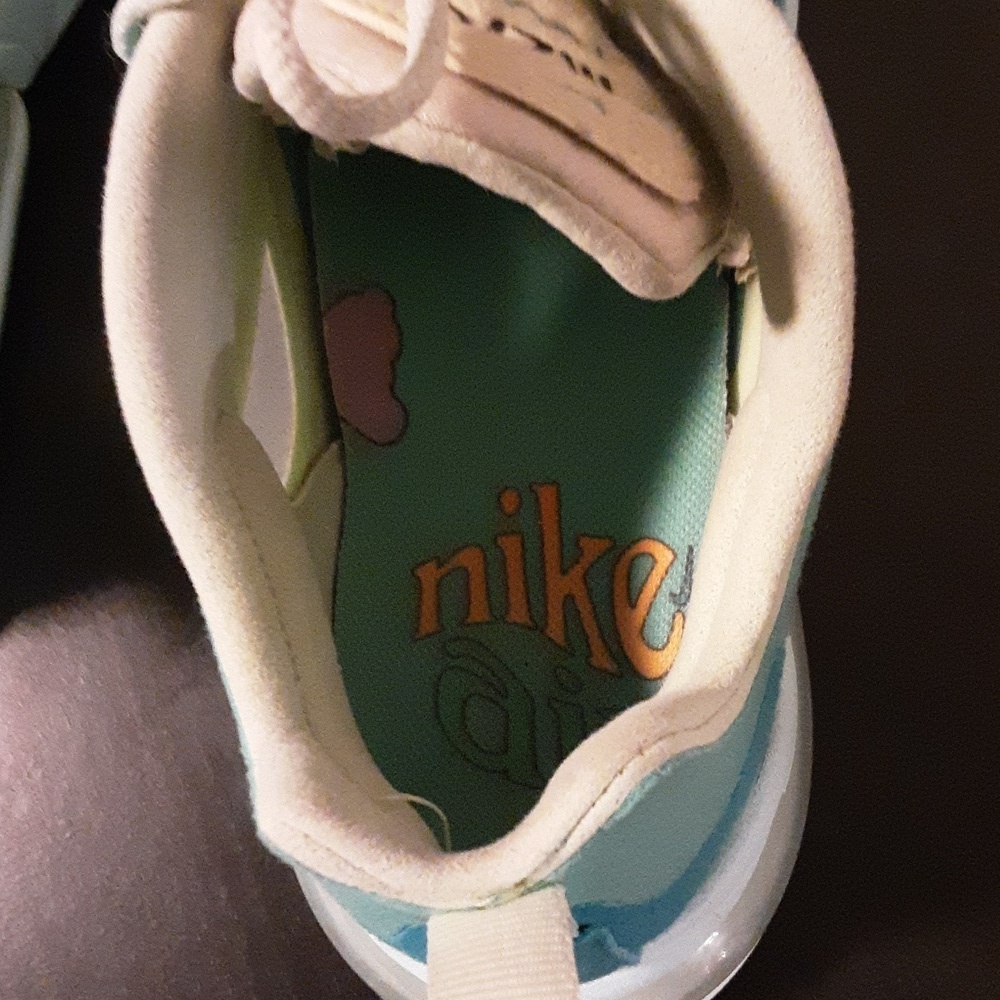 Nike Air Max 270 React in Teal and Beige Size 11. - Picture 4 of 14